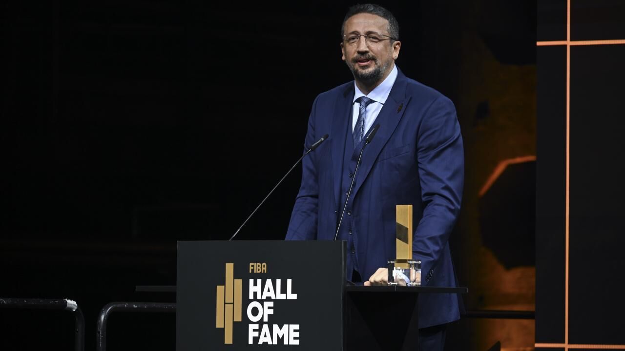 FIBA'nın 2026 Hall of Fame listesine seçilen Hidayet Türkoğlu onurlandırıldı