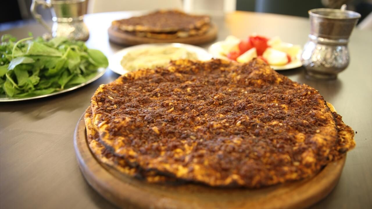Taklit ve hileli gıda listesi güncellendi: Lahmacun harcında kanatlı etine rastlandı