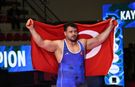 Milli güreşçi Rıza Kayaalp'e tebrikler art arda geldi