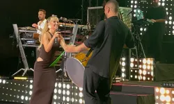 Derya Uluğ şarkısını 'milli'lere ithaf etti