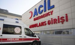 Acil servislerde saniyelerle yarışan sağlık ekipleri hayat kurtarıyor