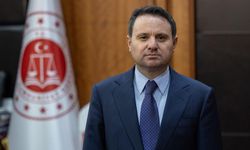 Bakan Gürlek'ten kırmızı bültenle aranan suçluların Türkiye'ye iadelerine ilişkin açıklama