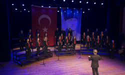 ÇANAKKALE RUHU AMİSOS AKADEMİ KOROSU İLE YANKILANIYOR