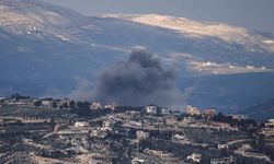 İşgalci İsrail, Lübnan'ın güneyindeki beldelere hava ve topçu saldırıları düzenledi