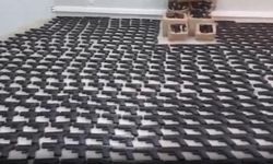 2 ilde büyük operasyon: Binlerce silah ele geçirildi