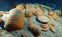 Akdeniz'in derinliklerinden 2 bin 100 yıllık sofra takımı çıkarıldı