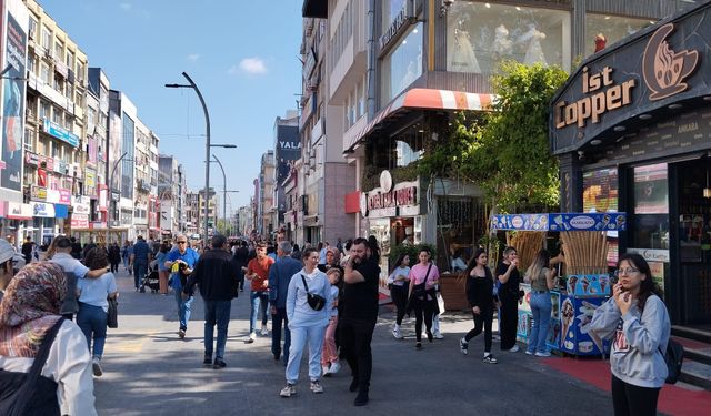 SEN AĞA BEN AĞA BU İNEĞİ KİM SAĞA?