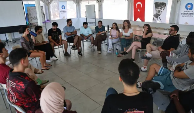 Antalya’da gençler kültürlerarası diyalog için buluştu