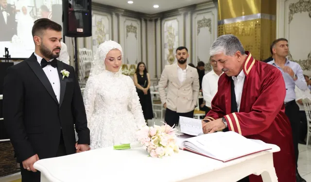 Dilovası'nda Yaşar ve Tiryaki ailelerinin mutlu günü