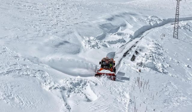 Batı'da bahar Doğu'da kış: 114 yol kapalı