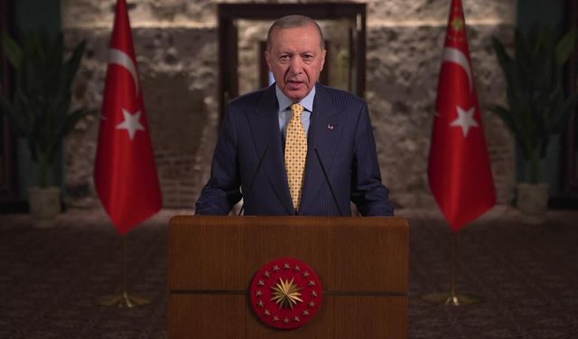 Cumhurbaşkanı Erdoğan: Türkiye emin ellerde, hedeflerine kararlılıkla ilerliyor
