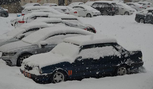 Doğuda mart kışı aratmıyor: 279 yol kardan kapalı
