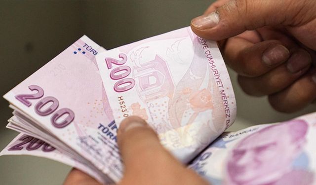 Emeklilerin ikramiye ve aylık ödemeleri bugün başlıyor