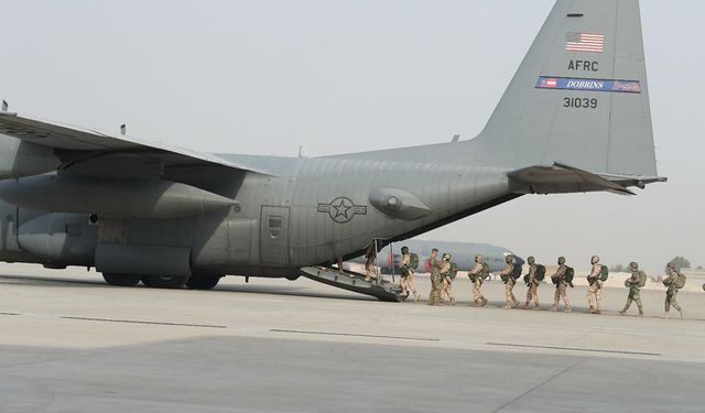 İran: ABD uçak gemisine lojistik ve servis hizmeti veren noktalar meşru hedefimizdir