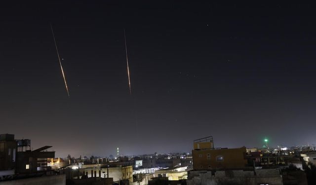 İran'ın misillemesinin ardından Tel Aviv'de patlama sesleri duyuldu