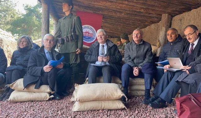 SBÜ Senatosu şehit düşen tıbbiyelilerin anısına tarihi siperlerde toplandı