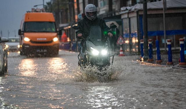 Sıcaklıklar düşüyor, bayram yağışlı geçecek
