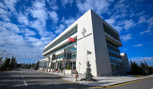 Sürekli işçi kadrosuna geçirilenlerin tayin yasağı iptal edildi