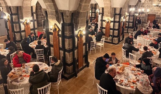 Vakıflar Genel Müdürlüğü günde 120 bini aşkın kişiye iftar veriyor
