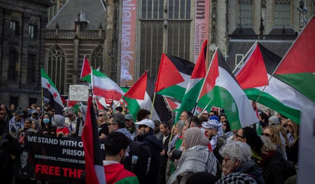 Katil İsrail dünyada protesto edildi