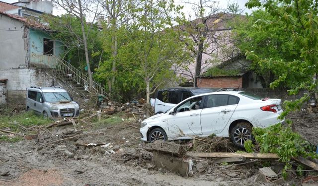 AFAD: Sel ve su baskınları yaşanan illerde zarar tespit çalışmaları başlatıldı