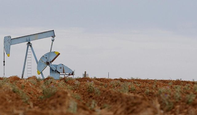 Brent petrolün varili 103 dolar seviyesine geriledi
