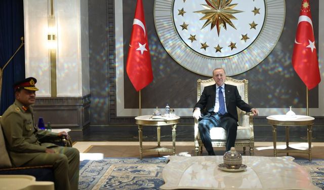 Cumhurbaşkanı Erdoğan, Pakistan Savunma Kuvvetleri Komutanı'nı kabul etti