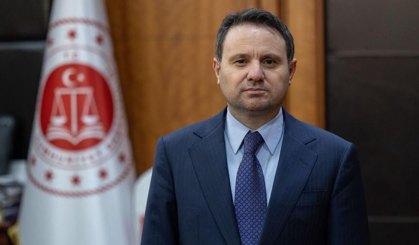 Bakan Gürlek'ten kırmızı bültenle aranan suçluların Türkiye'ye iadelerine ilişkin açıklama