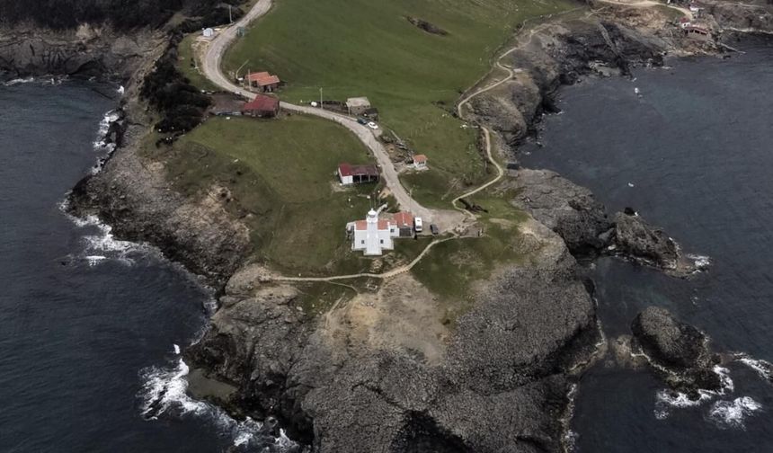 İnceburun Feneri denizcilere 163 yıldır yol gösteriyor