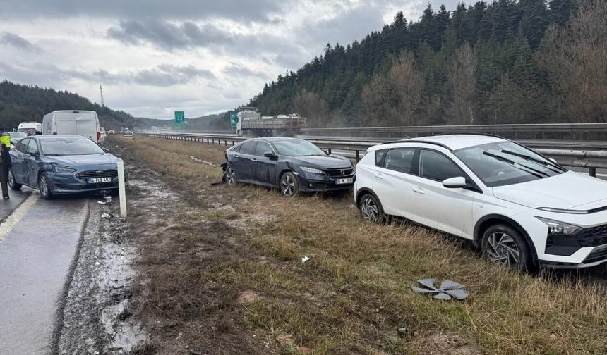 Anadolu Otoyolu'nda 9 araç kazaya karıştı