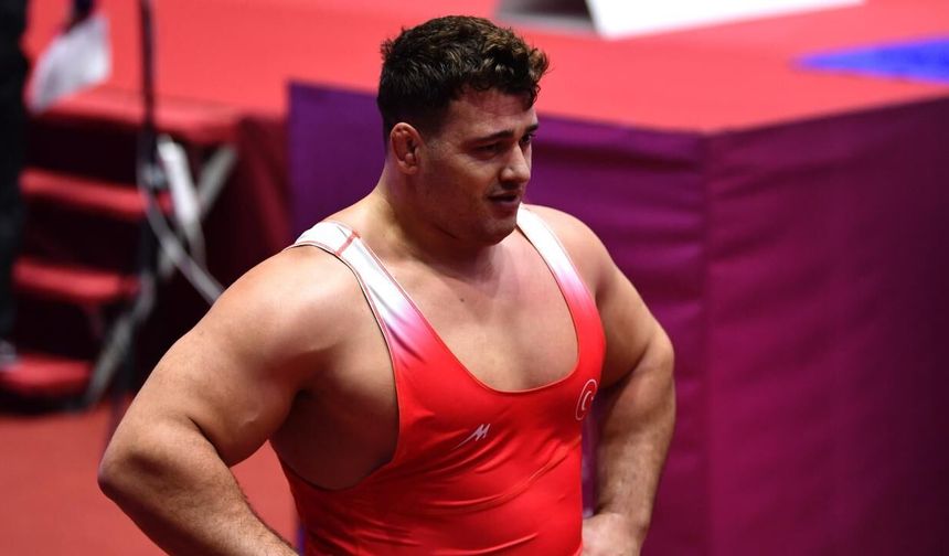 Rıza Kayaalp, Tiran'da adını yarı finale yazdırdı