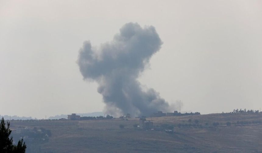 İşgalci İsrail ordusu, Lübnan'ın güneyinde birçok beldeyi bombaladı