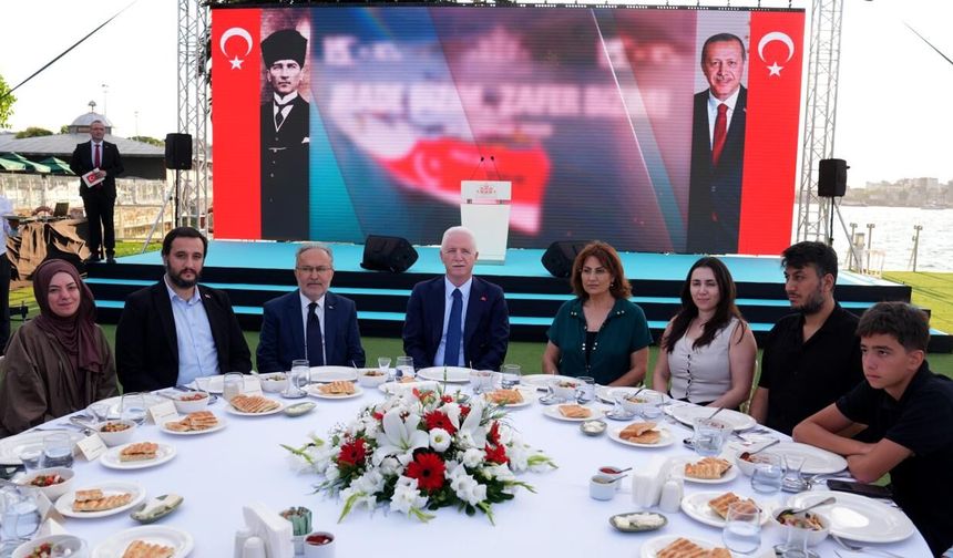 İstanbul Valiliğinden 15 Temmuz şehitlerinin aileleri ve gaziler onuruna yemek