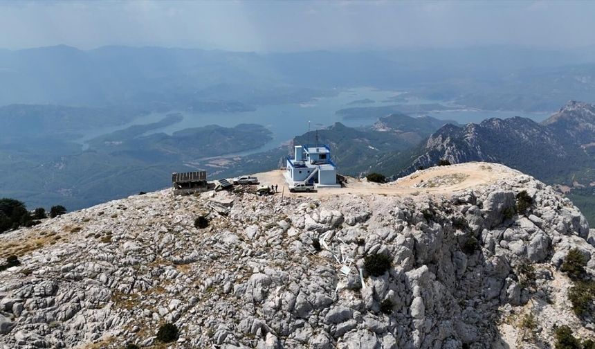 Akçal Kulesi'nden 3 ilin ormanlarına 7/24 gözetim