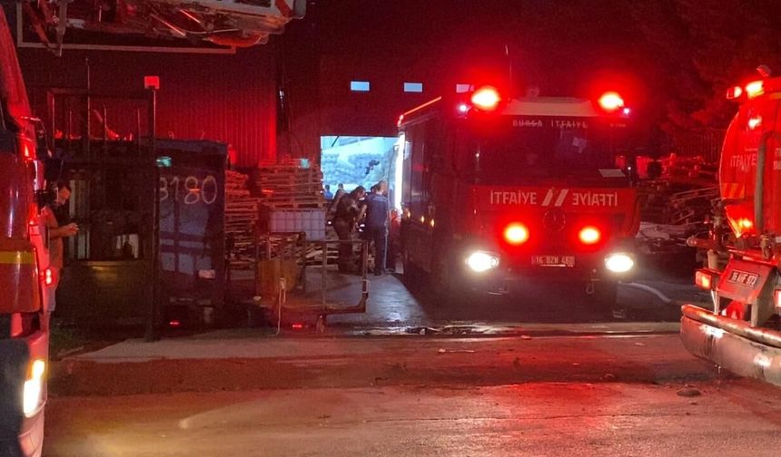 Bursa'da fabrikada çıkan yangın söndürüldü