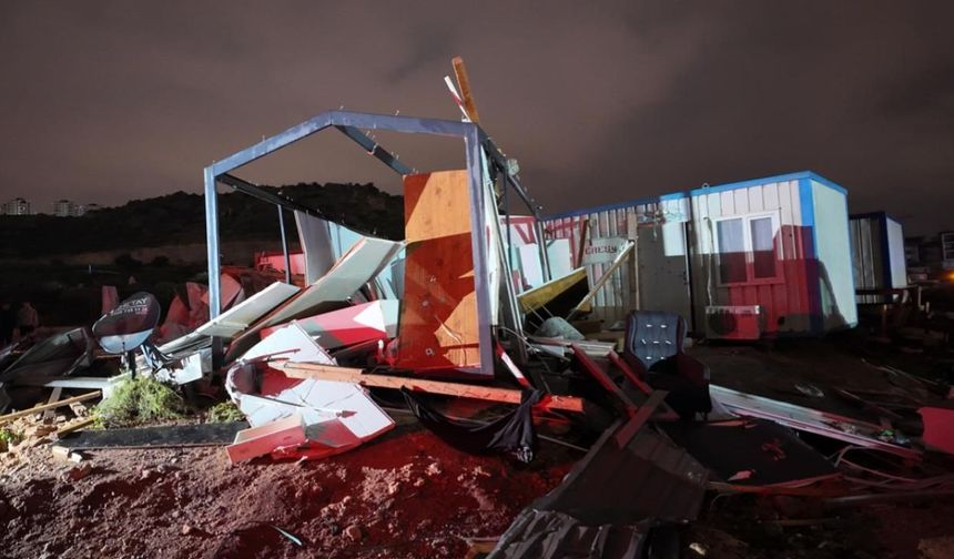 Antalya'da hortum faciası: 4 ölü, 1 yaralı