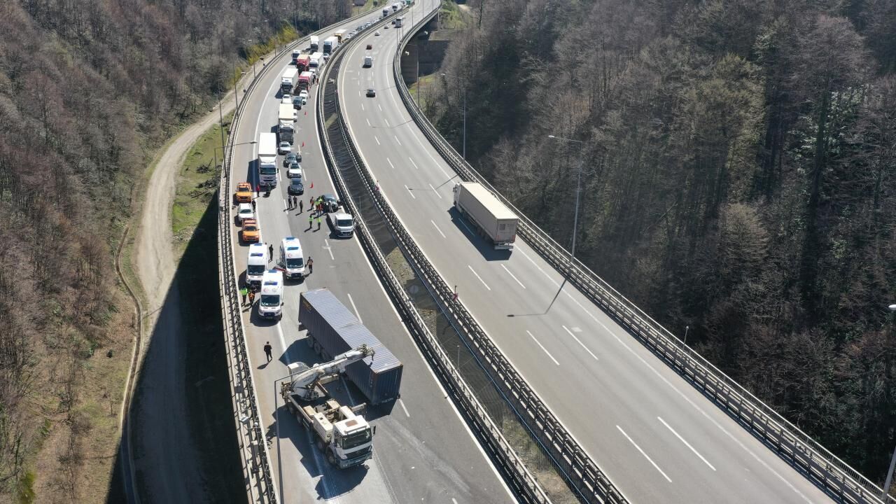 Anadolu Otoyolu'nda zincirleme kaza