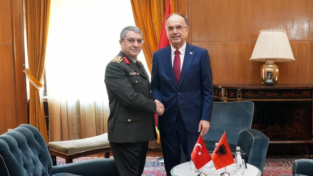 Orgeneral Bayraktaroğlu Arnavutluk'ta temaslarda bulundu