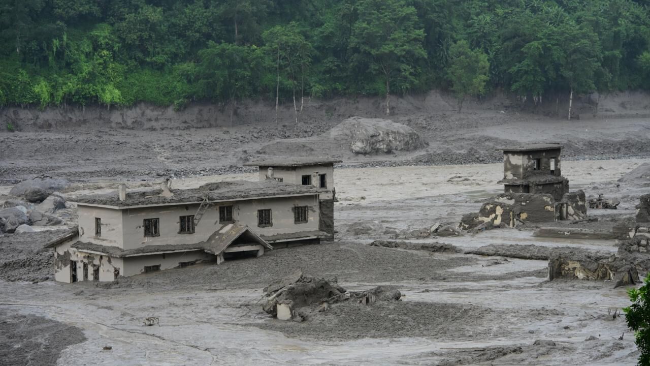 Nepal'deki sel felaketinde sınırın Çin tarafında hayatını kaybedenlerin sayısı 5'e çıktı